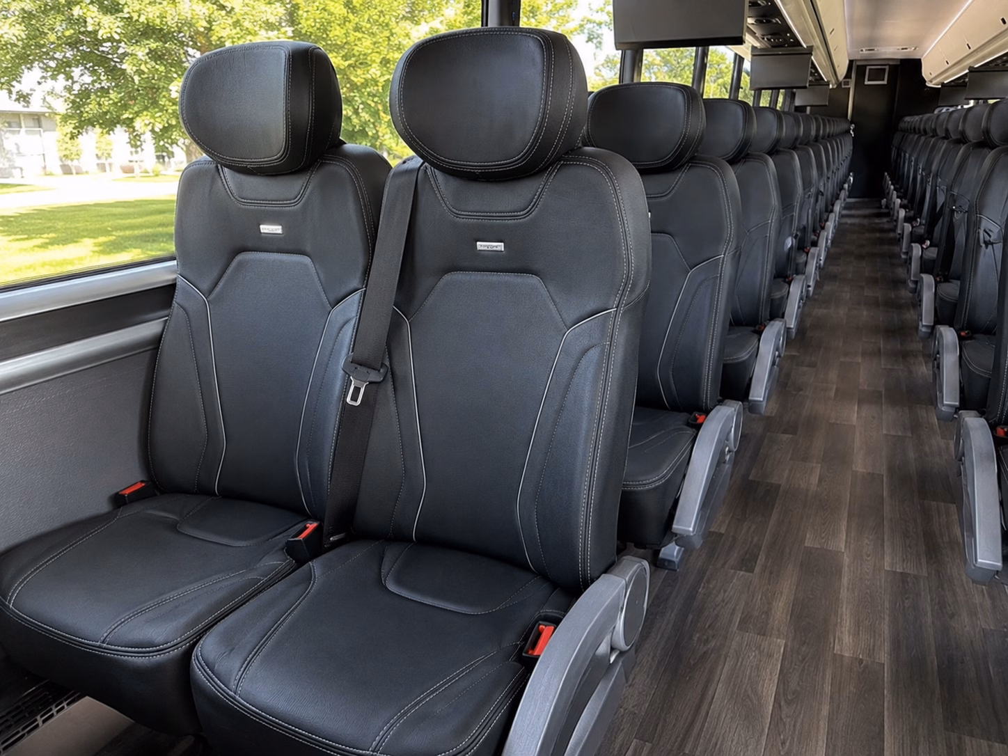corporate wine tour groups in nwa one bus for the whole team