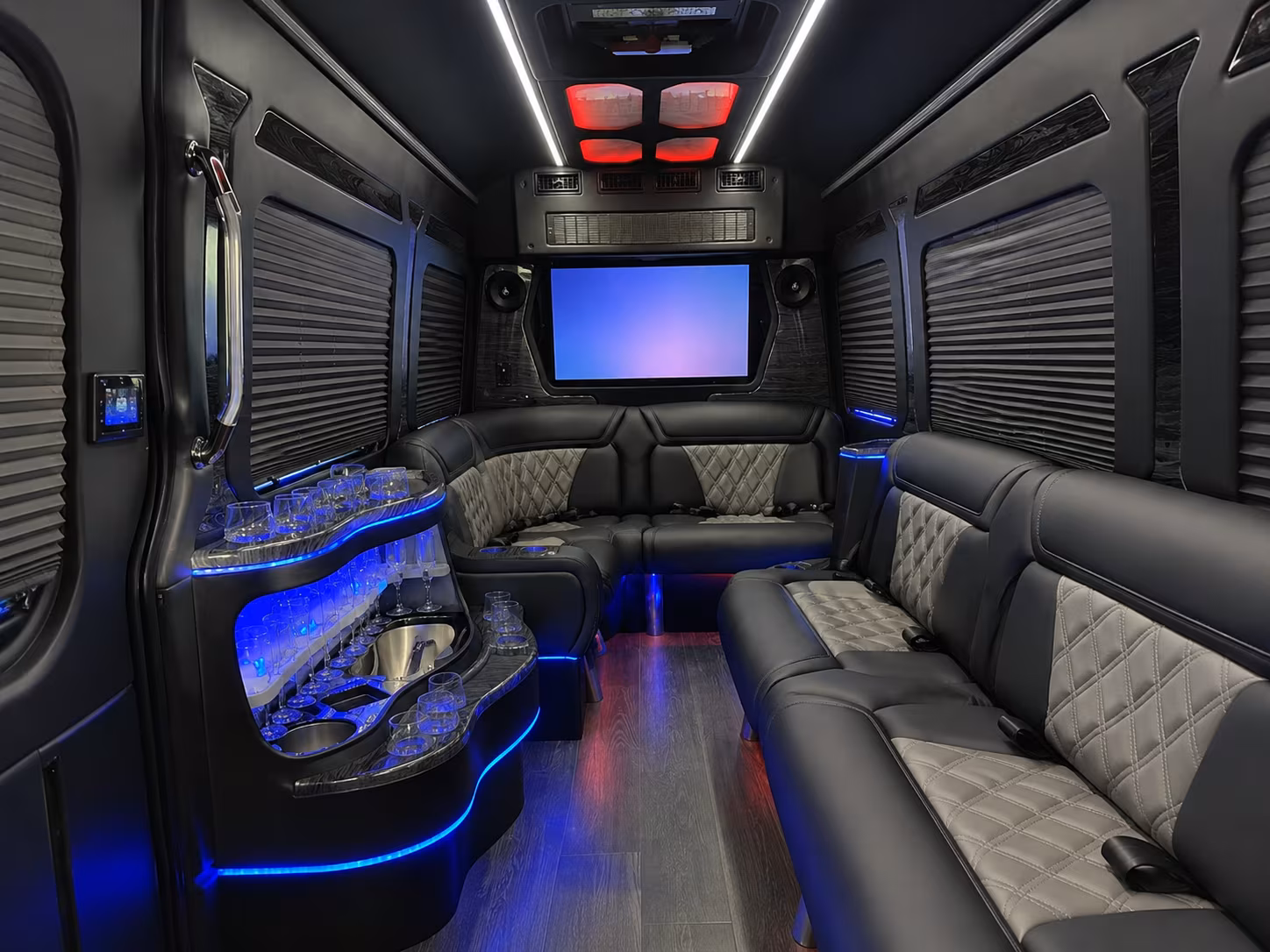 daily employee commuter shuttles and recurring corporate routes in springdale